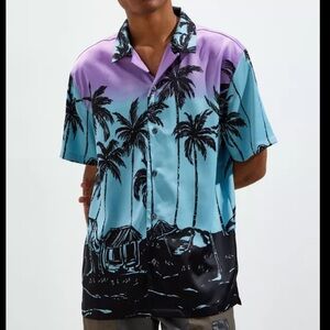 UO Men’s Palm Print Short Sleeve Button Down